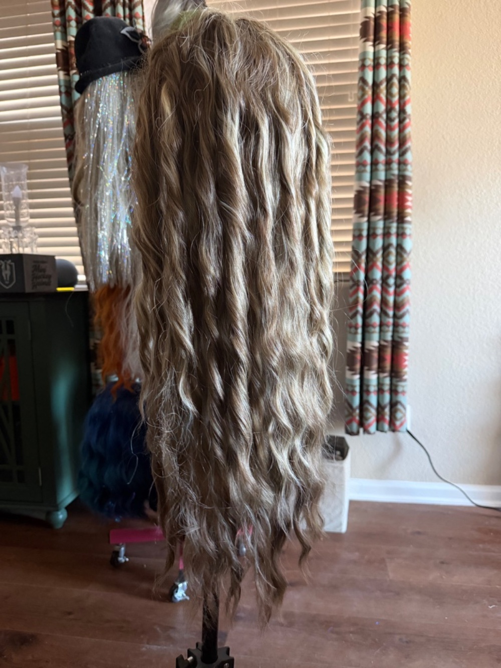 Long Curly Lace Wig Blonde Gold Pickford - Picture 5 of 6